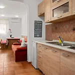 Mla I - Three Bedroom With Pool Porec