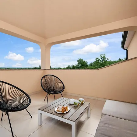 Mla I - Three Bedroom With Pool 度假居 波雷奇