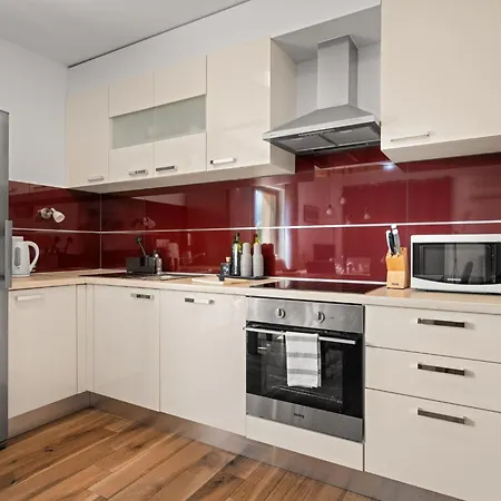 Mla I - Three Bedroom With Pool *