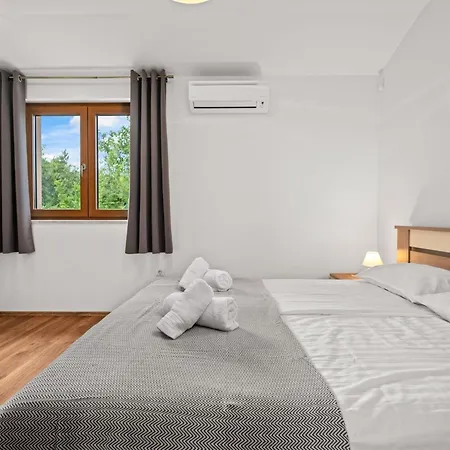 Mla I - Three Bedroom With Pool 波雷奇