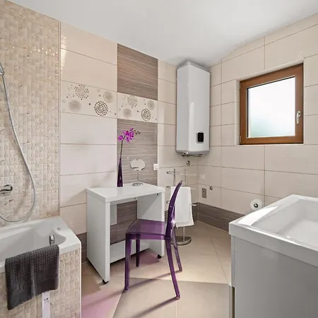 Mla I - Three Bedroom With Pool