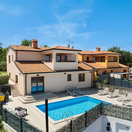 Mla I - Three Bedroom With Pool