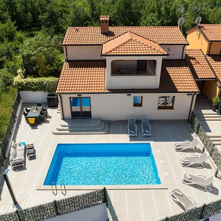Mla I - Three Bedroom With Pool Holiday home *